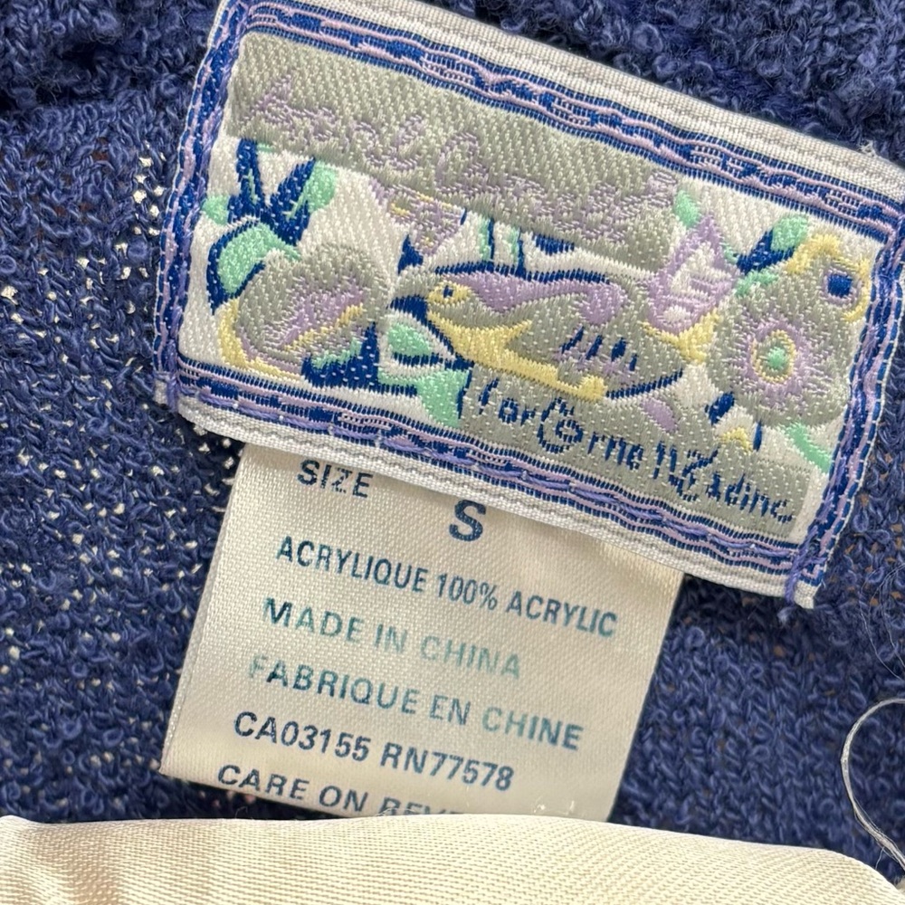 90s Periwinkle cardigan with velvet trim and beaded grape details, small - Picture 6 of 9